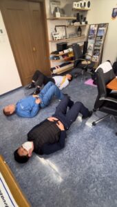 骨盤底筋セミナーを共和ゴム社内で開催しました。講師は一般社団法人幸せな身体づくり協会の理事長・辻野和美さんです。