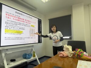 一般社団法人「幸せな身体づくり協会」辻野和美代表による骨盤底筋群セミナーです。