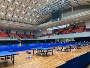 大阪国際招待卓球選手権（全国オープン）大会に共和ゴムとしてMAT看板とアクシスフォーマーを協賛しました。